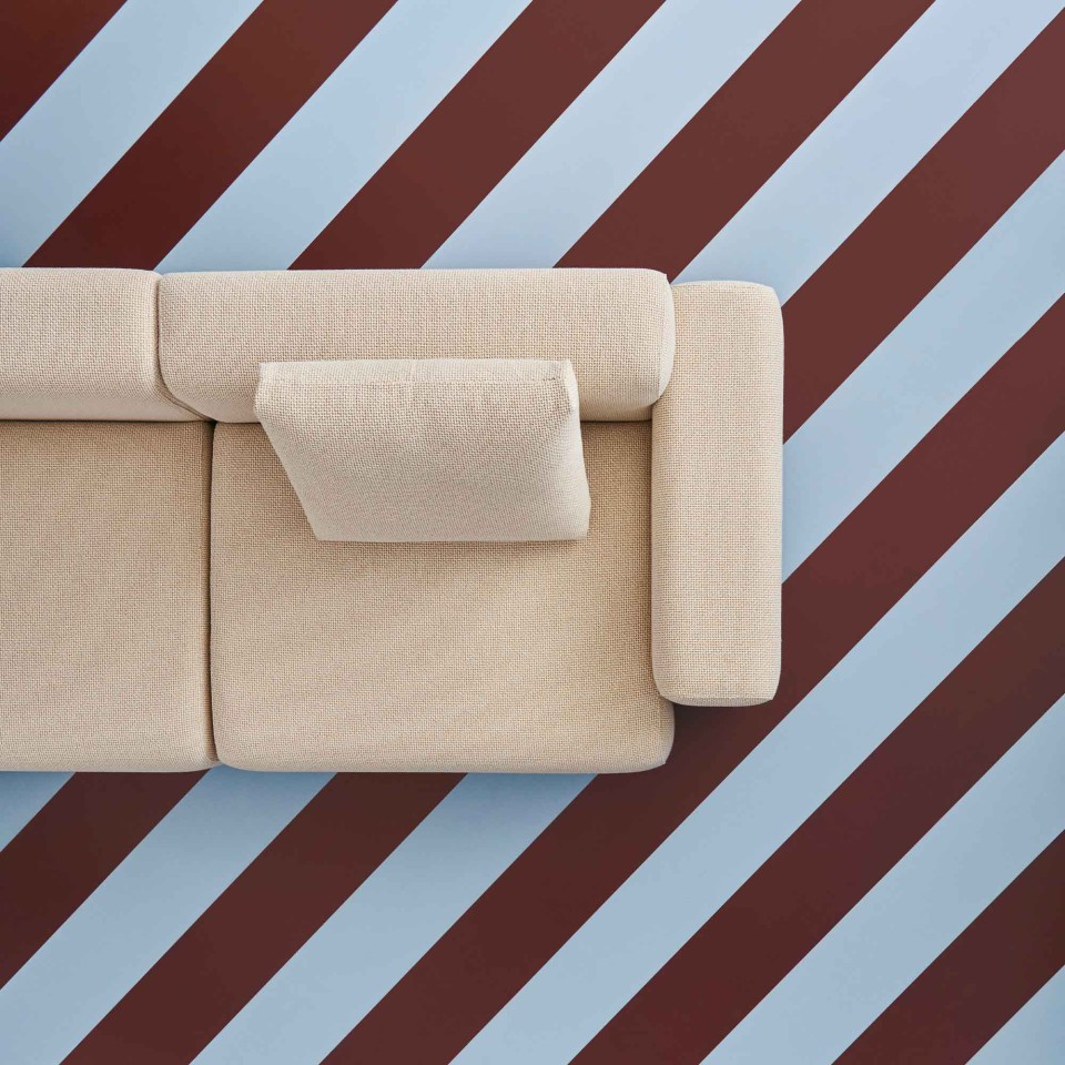 mags-low-armrest-2-5-seater-comb-1-tartaglia-857-mags-cushion-09-tartaglia-2000