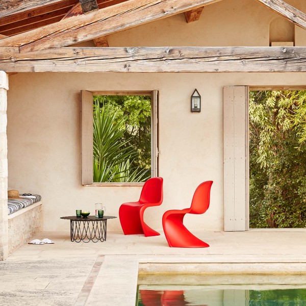 5920120_Panton_Chair_Flower_Table_1400.jpg