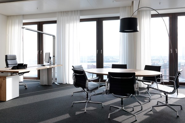 Projekt-Spiegel-Verlag-Arbeitsplatz-Gaertnermoebel-01