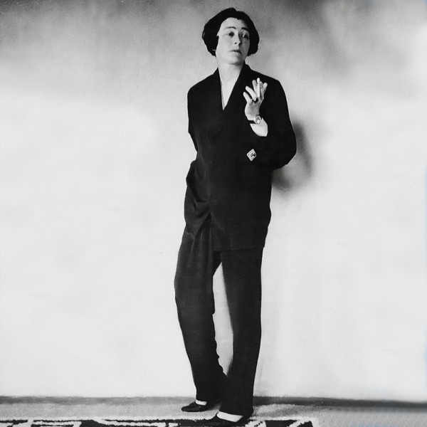 classicon-eileen-gray-portrait-gaertnermoebel-01.jpg