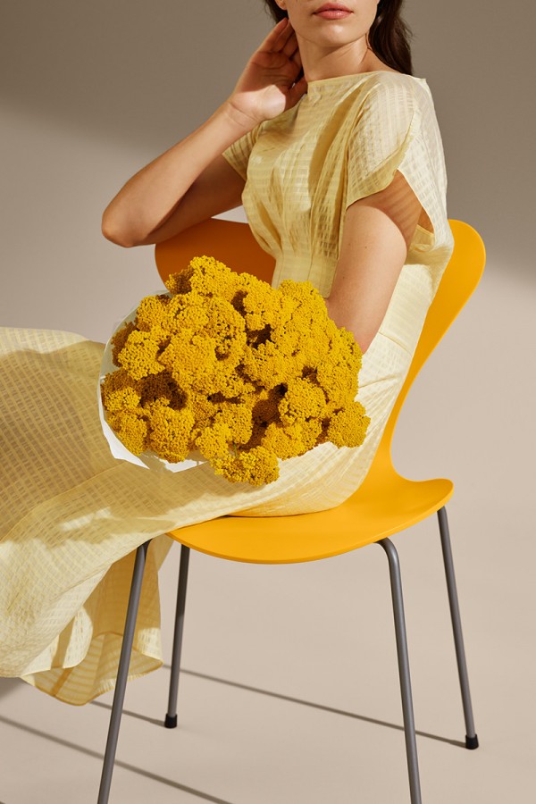 fritzhansen-asenseofcolour-series7-aglimpseofyellow-gaertnermoebel-01