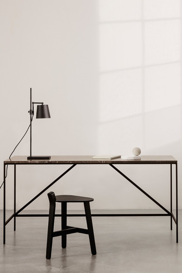 karakter-steel-lab-tisch-gaertnermoebel-01.jpg