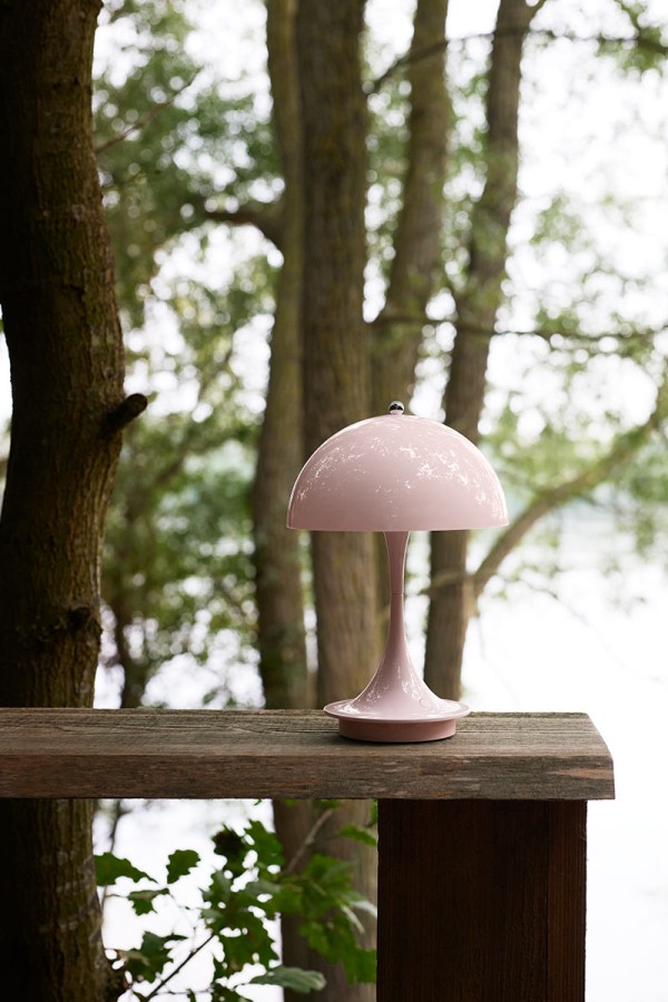 louis-poulsen-ss24-panthella-160-portable-opal-pale-rose-glamping-denmark-off-000254664