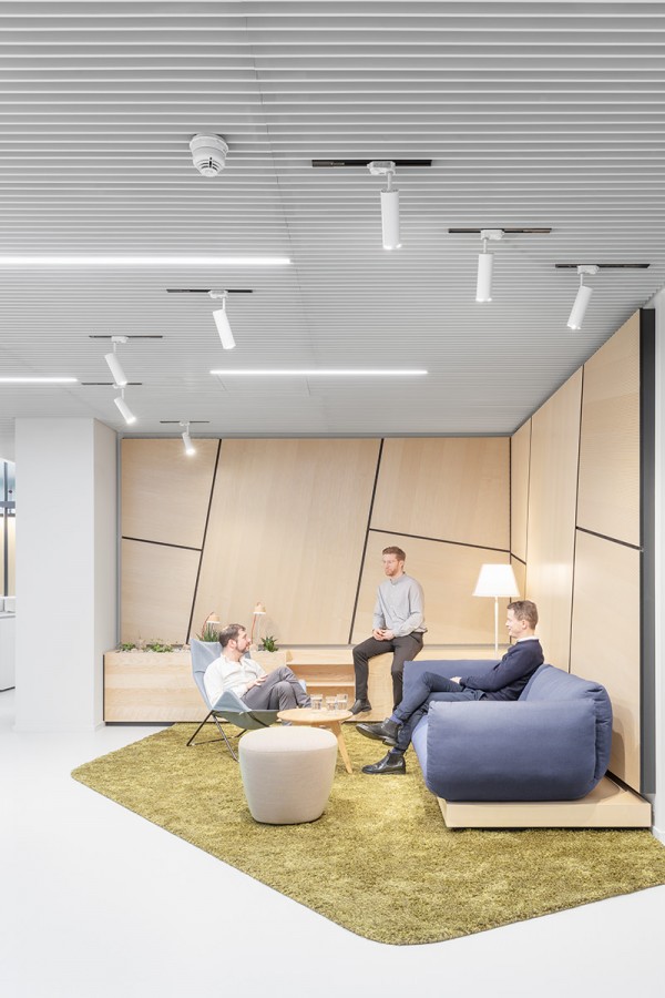 projekt-dsgv-berlin-kommunikationsbereich-lounge-gaertnermoebel-01_1.jpg