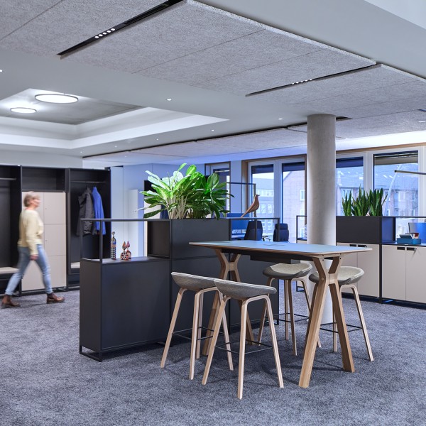 Referenz HANSA Baugenossenschaft - Kombibüro aus Steh- und Sitz-Arbeitsplätzen