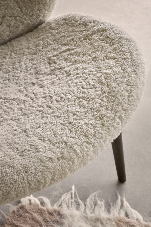 vipp-469-lodge-lounge-low-back-white-detail-01