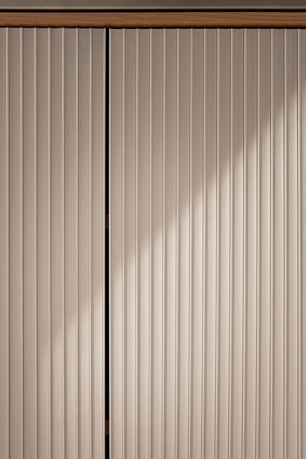 vipp-v2-kitchen-light-oak-detail-09