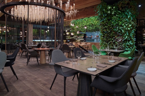 vitra-2337739-theatre-hotel-01