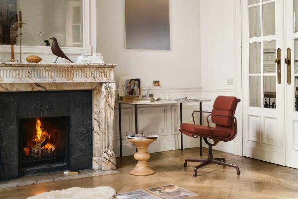 vitra-9539356-home-office-soft-pad-chair-ea208-stool-eames-house-bird-hsfw25