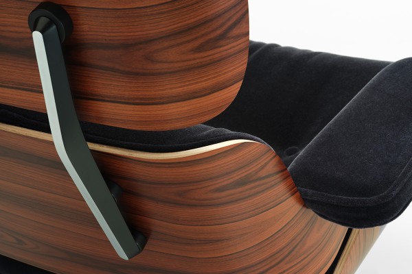 vitra-9556475-eames-lounge-chair-detail-hsfw25