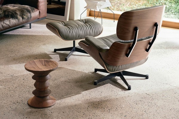 vitra-9571721-lounge-chair--ottoman-walnut-dark-01