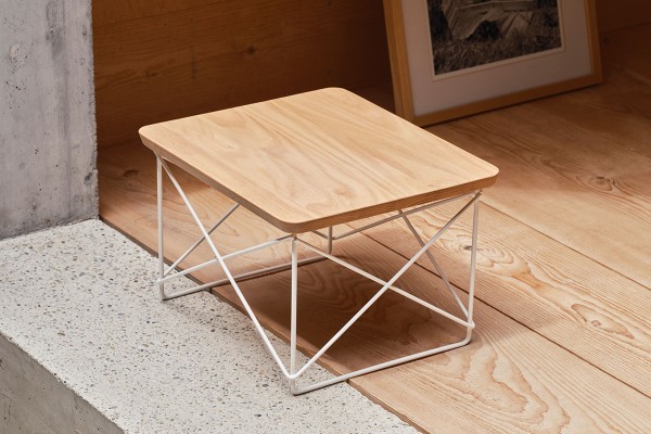 vitra-9576090-occasional-table-ltr-chestnut-natural-01