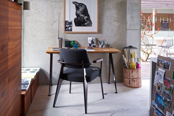 vitra-Fauteuil_Direction-CompasDirection-Gaertnermoebel.jpg