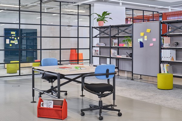 vitra-comma-dynamic-spaces-gaertnermoebel-04