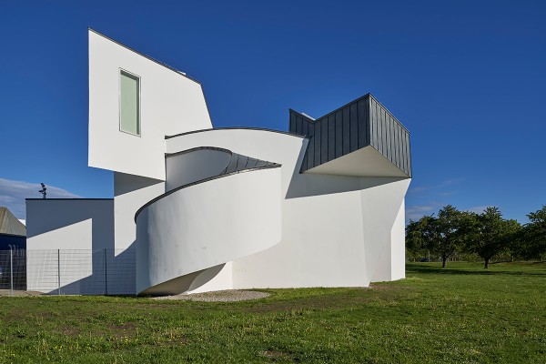 vitra-design-museum-gaertnermoebel-02