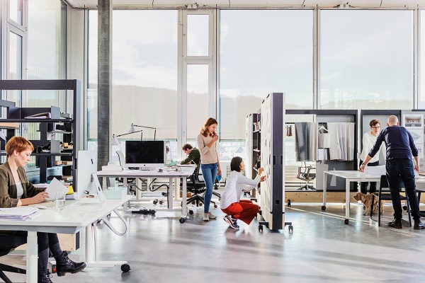 vitra-dynamic-spaces-gaertnermoebel-03