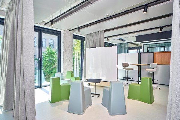 vitra-stool-tool-dynamic-spaces-gaertnermoebel-01