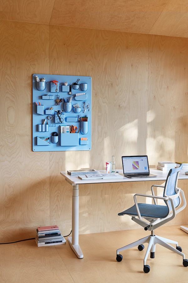 vitra-utensilo-gaertnermoebel-01.jpg