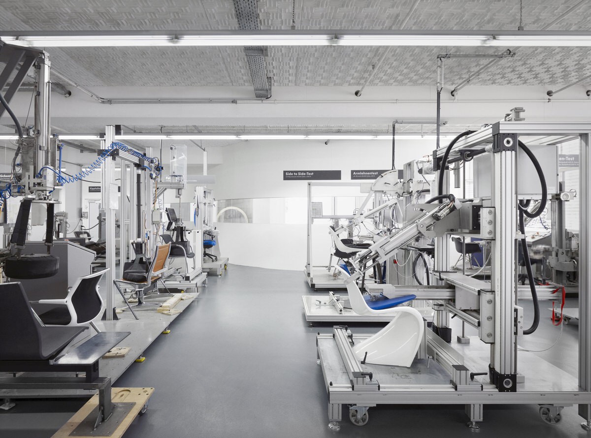 100648_Gehry_Factory_Building_Testcenter_master.jpg