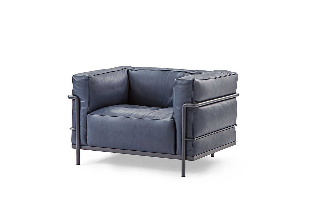 11_CASSINA_3_Fauteuil_Grand_Confort_grand_modèle_auteurs_Le_Corbusier_P.Jeanneret_C_.Perriand_.jpg