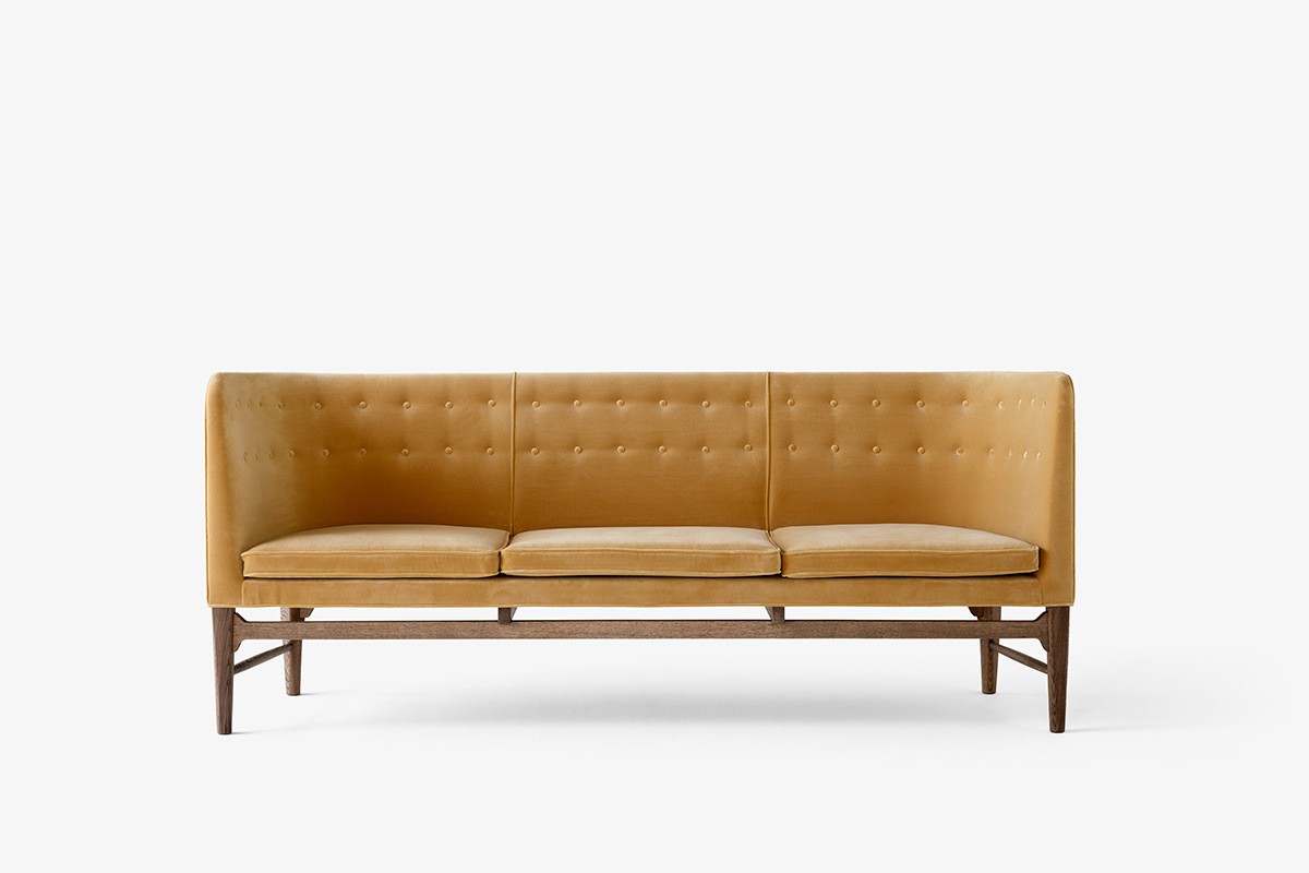 andtradition-mayor-aj5-smokoiloak-w-ritz1620-angled-front