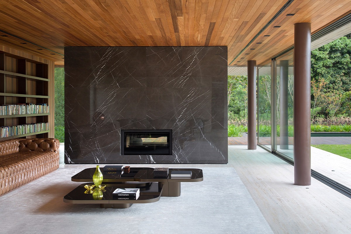 classicon-bow-table-brass-burnished-pa-house-1-photo-torres