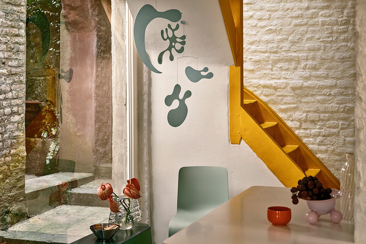 vitra-9543874-evo-c-eames-plywood-mobile-hang-it-all-2-hsfw25