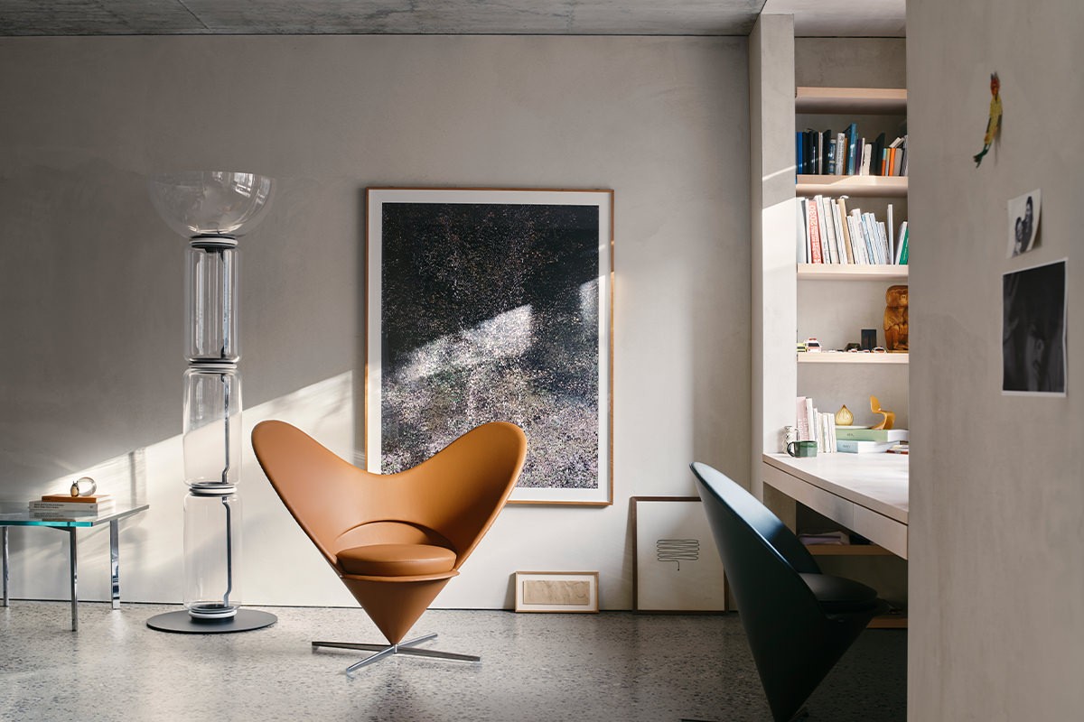 vitra-9807770-panton-upholstery-collection-home-heart-cone-chair-leather
