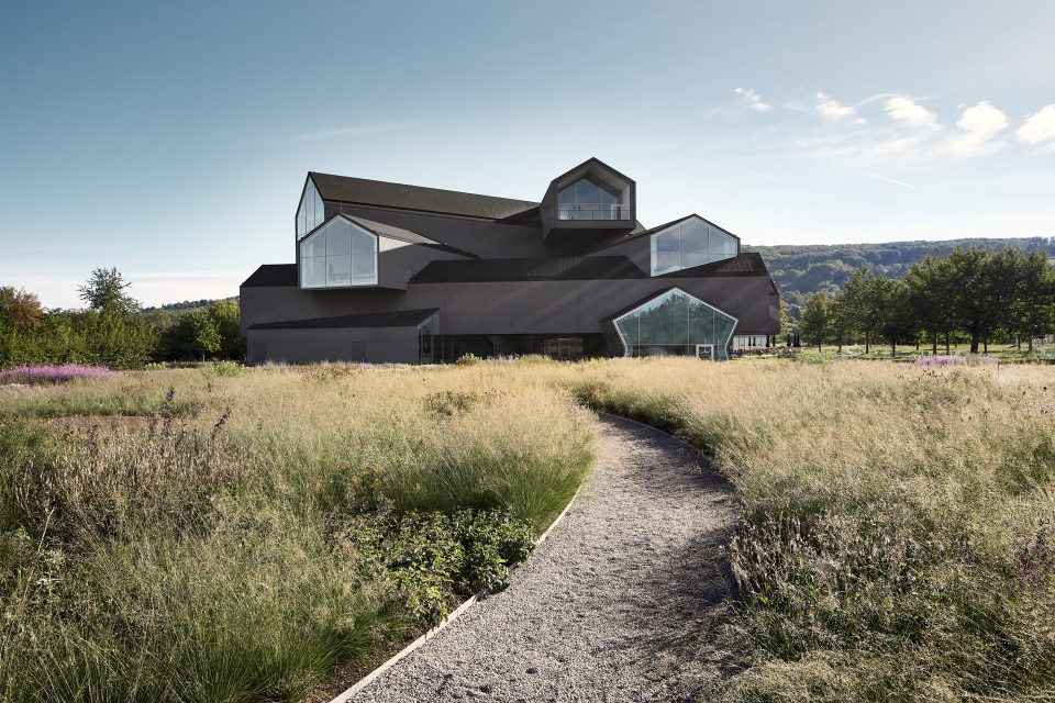 4021129-2020-08-vitra-haus-aussen-012-master