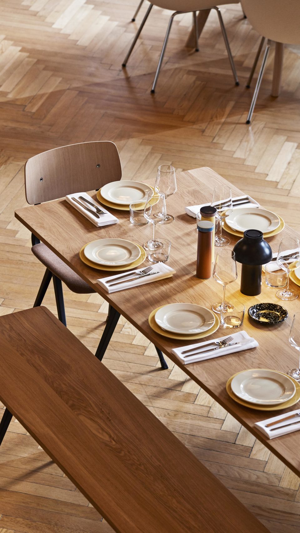 Result_Chair_wb_lacquer_oak_back_Canvas_356_seat_uph_black_base_Pyramid_Table_02_matt_lacquer_oak_black_frame_Pyramid_Bench_matt_lacquer_oak_black_frame_PC_Portable_black