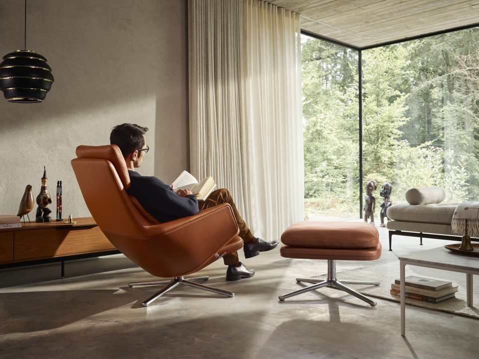 vitra-2936532-grand-relax-with-ottoman-suita-daybed-plate-table-eames-house-bird-master