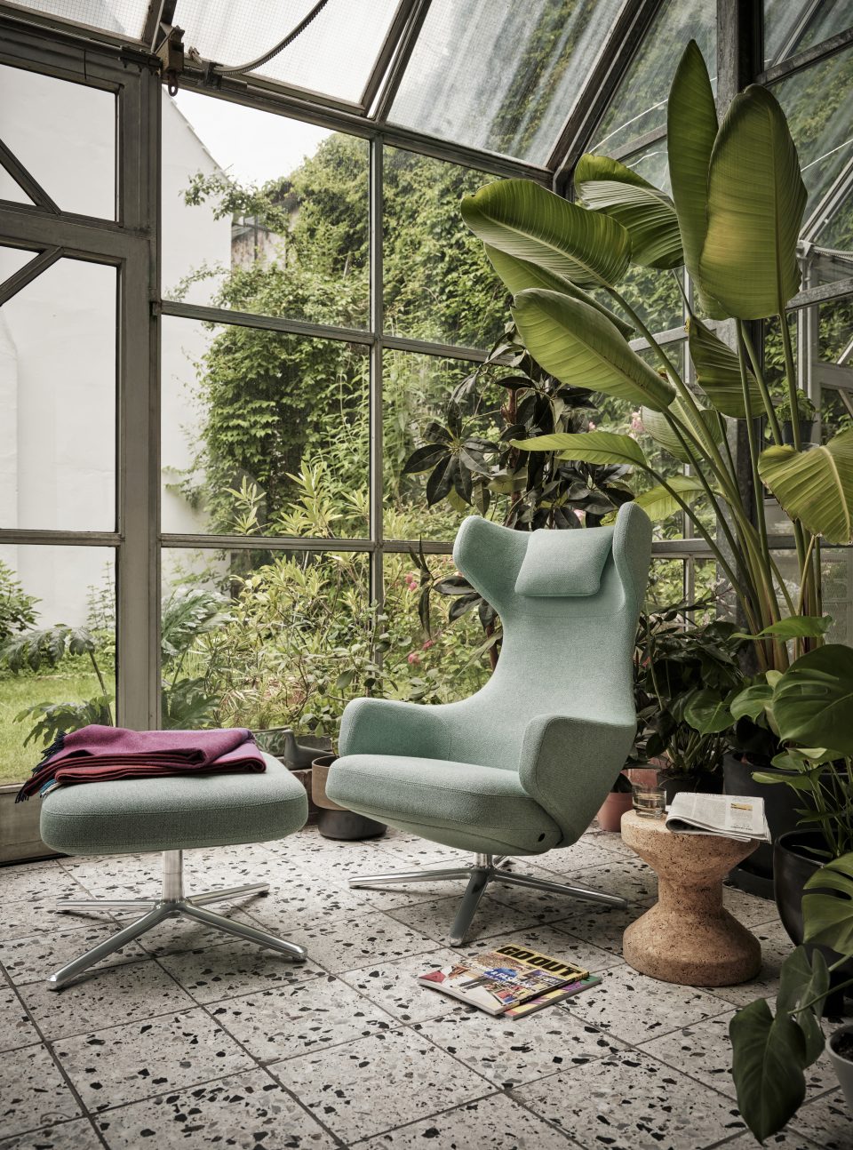 vitra-6449408-grand-repos---ottoman-cork-family-master