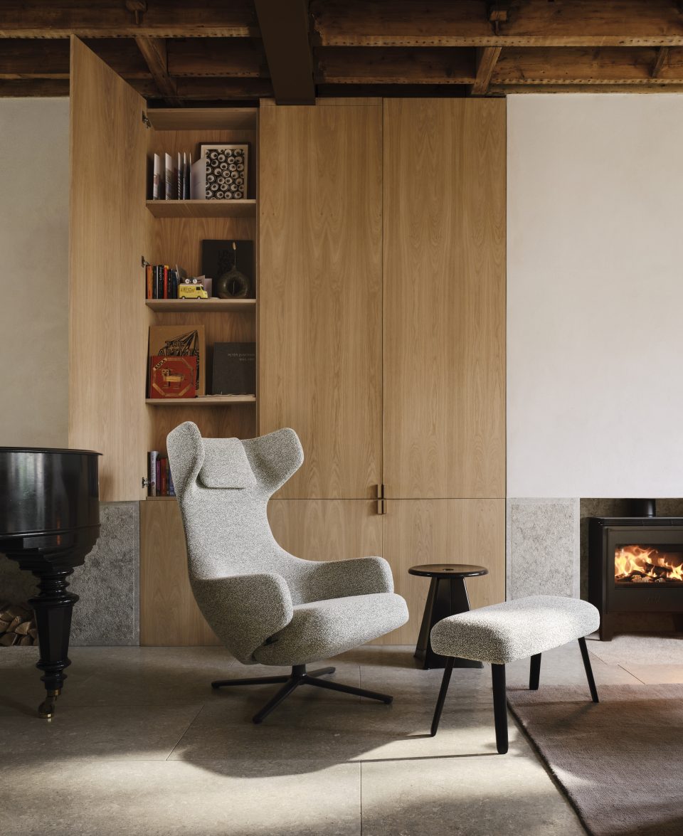 vitra-7725018-grand-repos-panchina-tabouret-metallique-v3-hoch-master