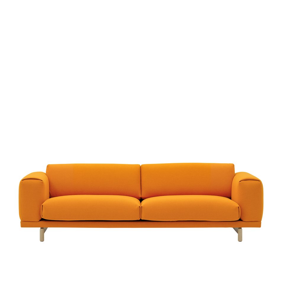 muuto-Rest-3-5-seater-hallingdal-547-oak--5000x5000-hi-res