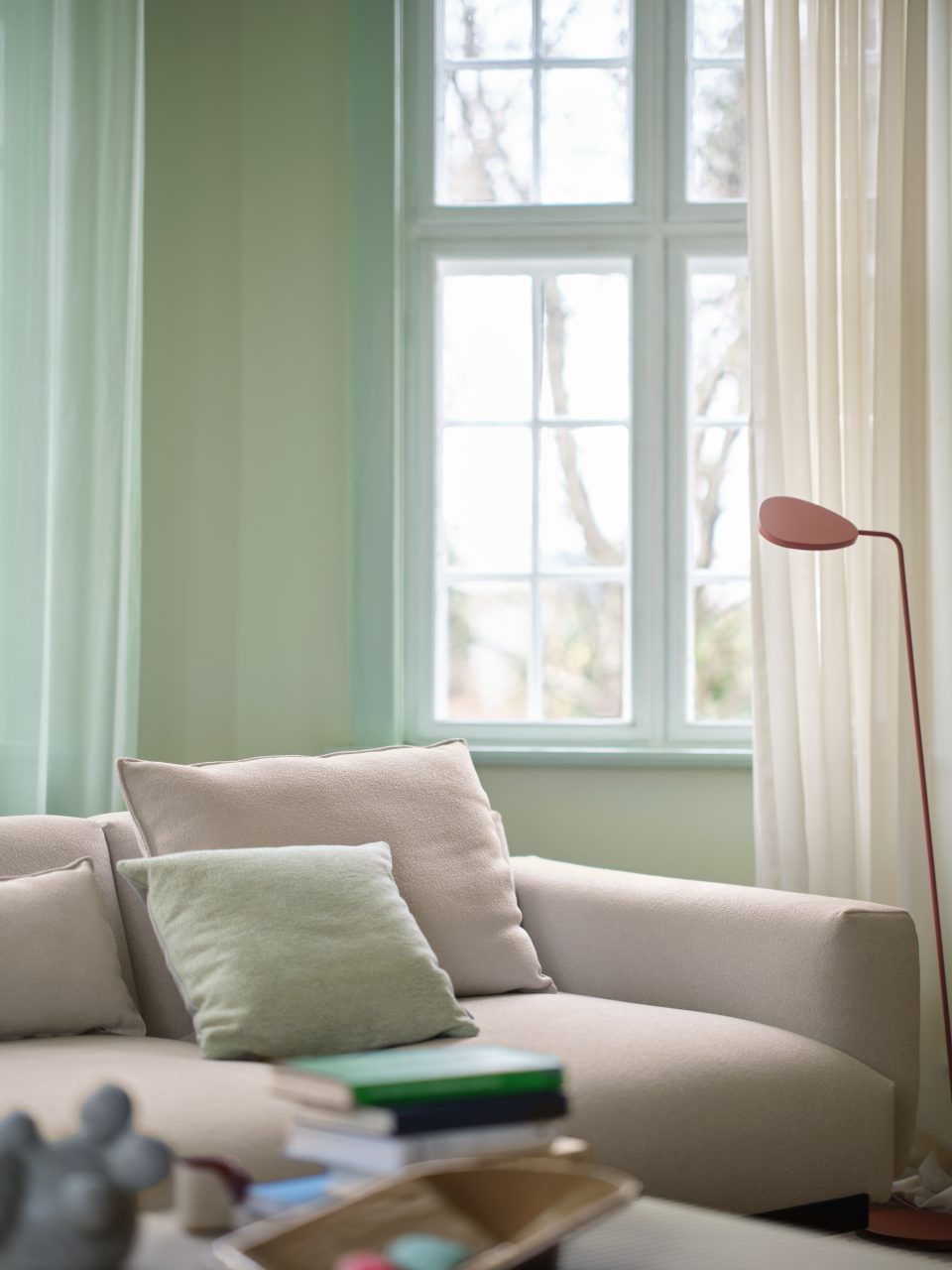 muuto-in-situ-acca-121-mingle-light-green-leaf-floor-copper-brown--org