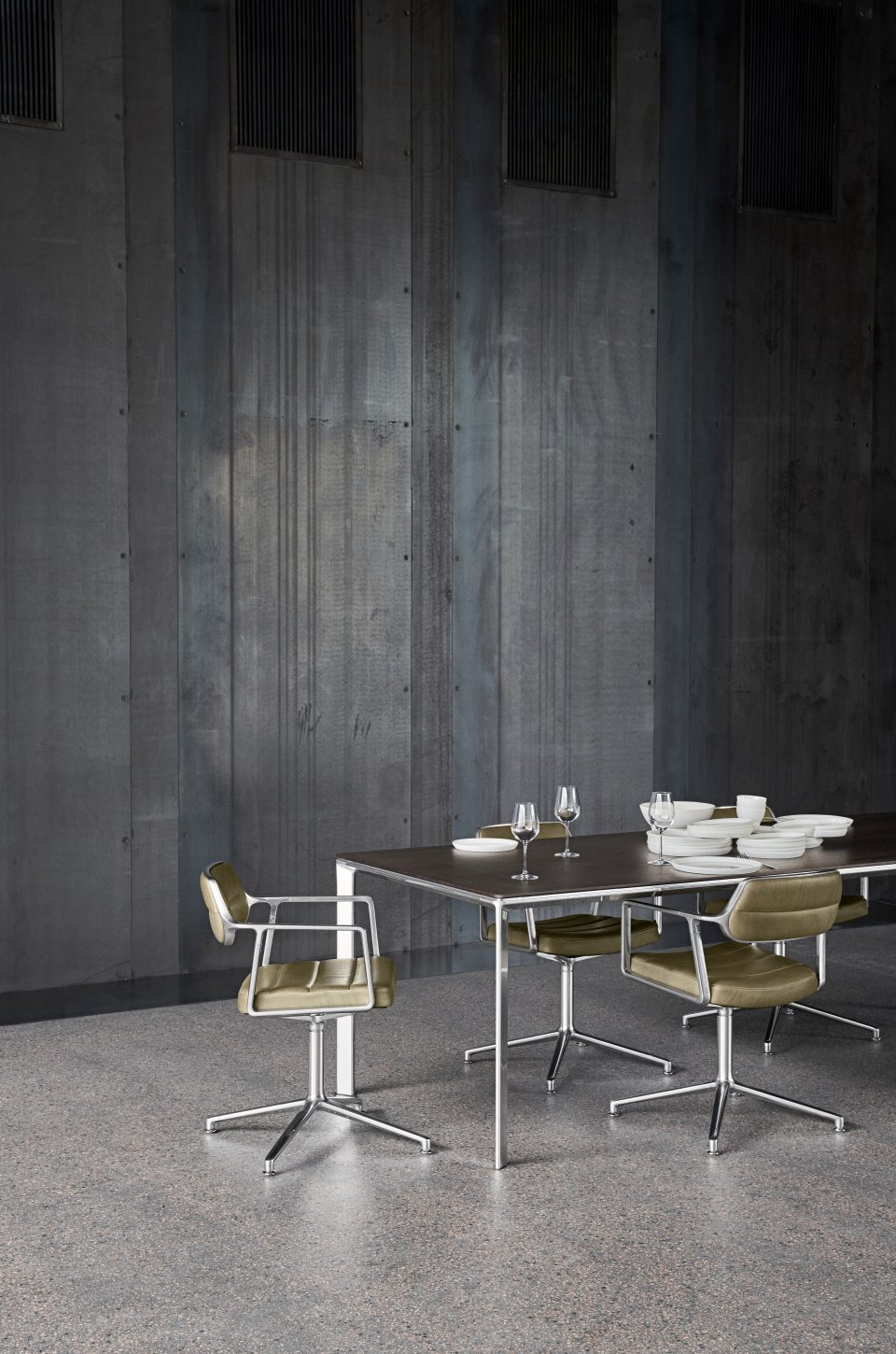 vipp-434-dining-table-large-dark-oak-05